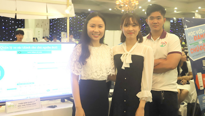 Nhóm tác giả dự án mong muốn có thể số hóa được mạng lưới thu gom rác - ảnh: CTV Nhóm tác giả dự án mong muốn có thể số hóa được mạng lưới thu gom rác - ảnh: CTV