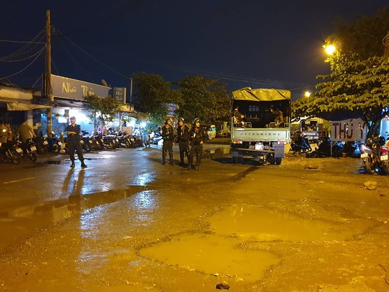  Công an khám xét xuyên đêm ở trụ sở Công ty Alibaba.