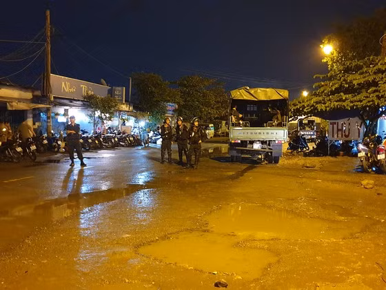  Công an khám xét xuyên đêm ở trụ sở Công ty Alibaba.