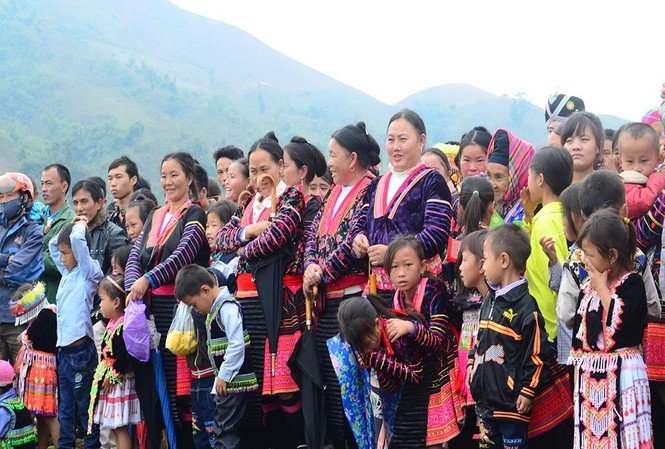 Người Mông dành nhiều thời gian để đi chơi vào dịp Tết Độc lập