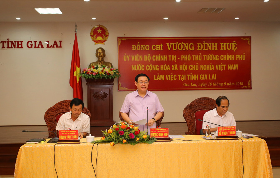 Phó Thủ tướng Vương Đình Huệ phát biểu kết luận buổi làm việc. Ảnh: Trần Dung