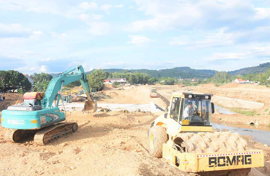 Nhờ chương trình xây dựng nông thôn mới, cơ sở hạ tầng không ngừng được đầu tư đồng bộ. Ảnh: M.N