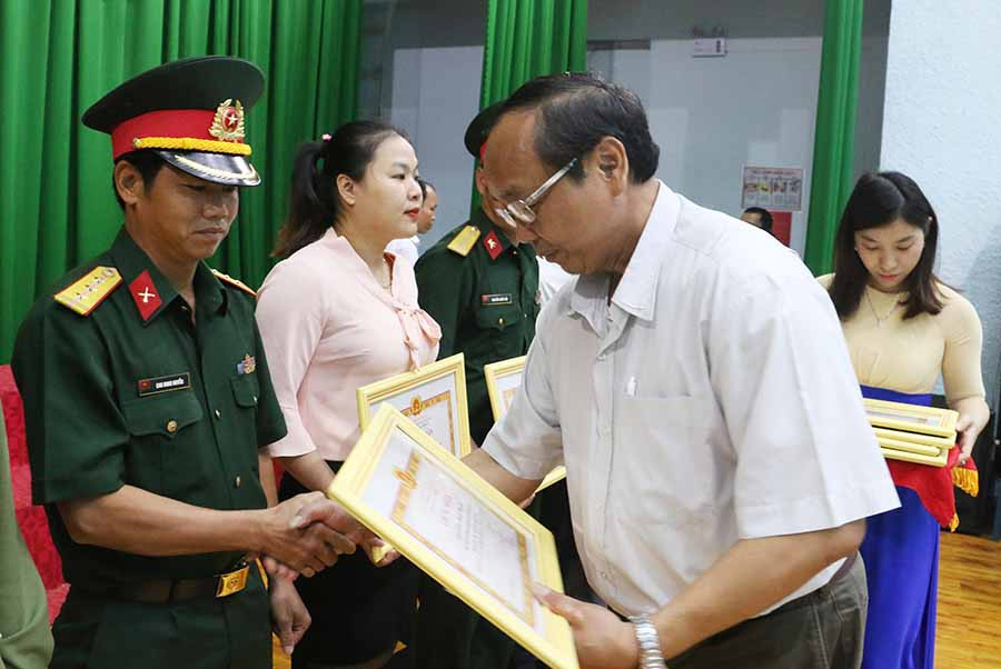  Ban tổ chức cuộc thi đã trao 66 giải cá nhân và 3 giải tập thể. Ảnh: Q.T