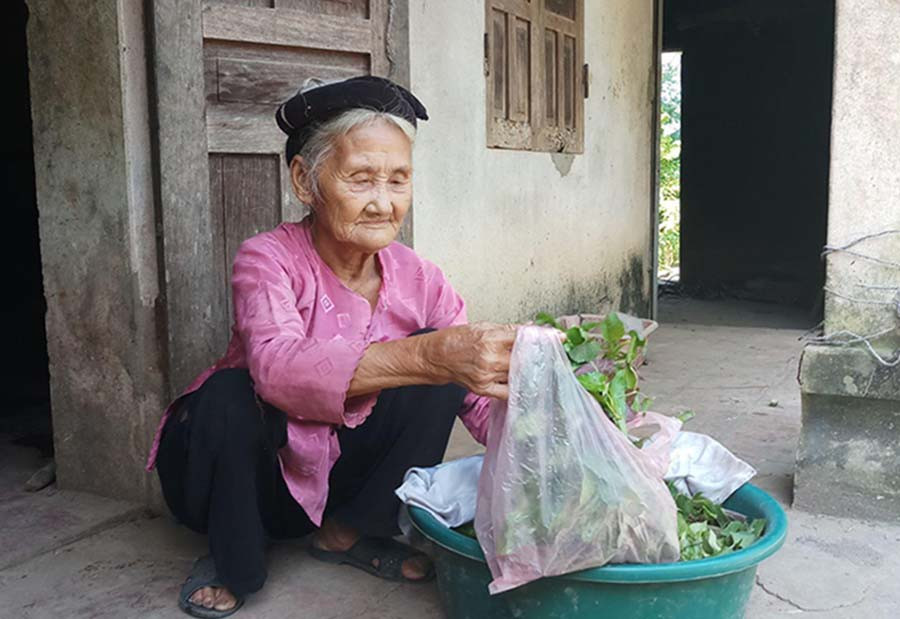  Cụ bà Đỗ Thị Mơ (83 tuổi, trú tại thôn Lương Thiện, xã Lương Sơn, huyện Thường Xuân, tỉnh Thanh Hóa). Ảnh: K.N.B