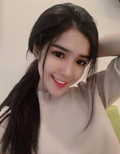  Trong phong cách nào, Đoan Nghi cũng chứng tỏ sức hấp dẫn khó cưỡng.