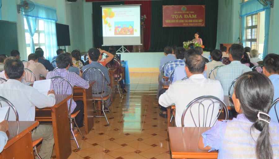 Quang cảnh buổi tọa đàm nông dân với công tác bình đẳng giới. Ảnh: Đinh Yến