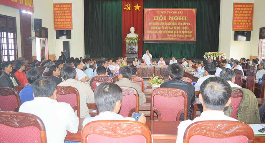  Quang cảnh buổi đối thoại. Ảnh: Đinh Yến