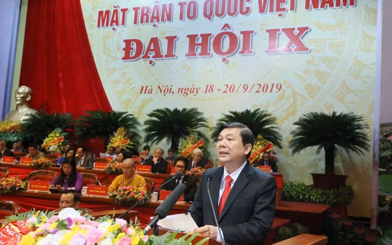 Phó Chủ tịch Ủy ban Trung ương MTTQ Việt Nam khóa VIII Nguyễn Hữu Dũng