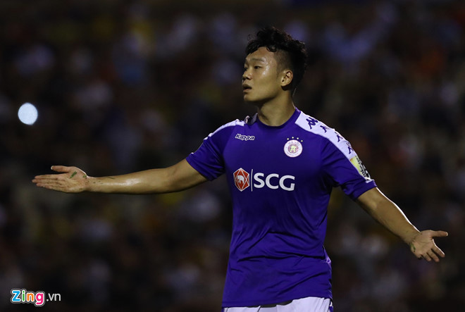 Pha lập công của Thành Chung giúp CLB Hà Nội đăng quang V.League 2019 sớm 2 vòng. Ảnh: Minh Chiến.