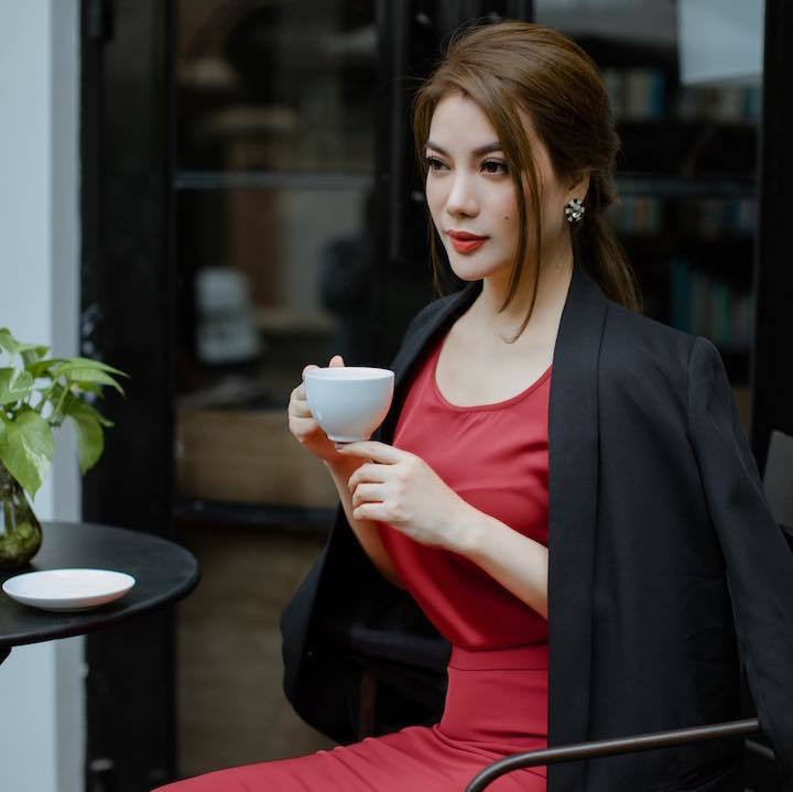  Cô còn được biết đến với tư cách doanh nhân thành đạt với sự nghiệp kinh doanh thành công. 