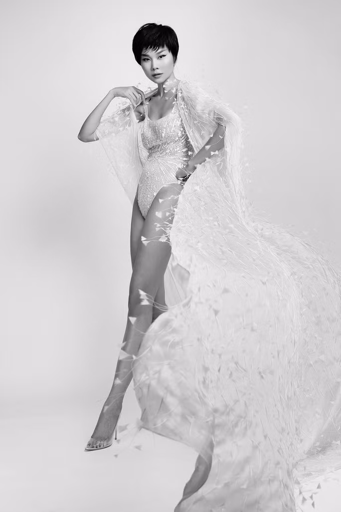  Trang phục giúp Thanh Hằng gợi cảm hơn