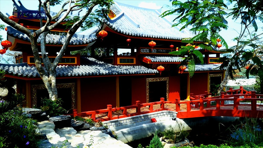  Đền Phật ngọc trên đỉnh Núi Sam. Ảnh: Lục Tùng