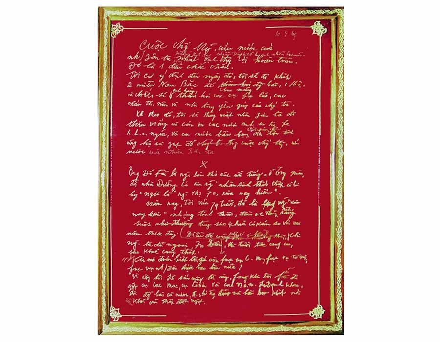  Bản điêu khắc Di chúc của Bác. Ảnh: N.A.M