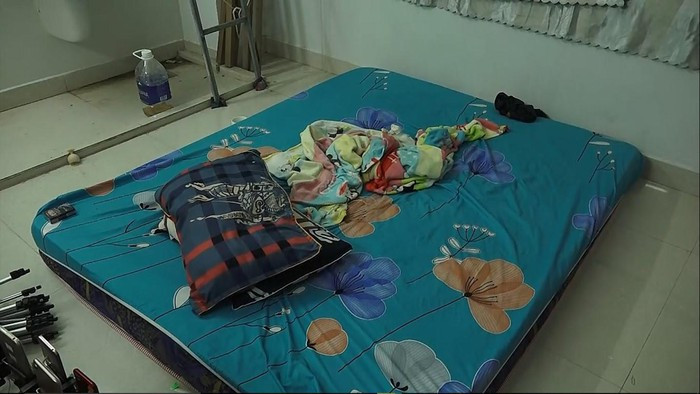 "Phim trường" đồi trụy của nhóm người Trung Quốc - Ảnh: Nguyễn Tú "Phim trường" đồi trụy của nhóm người Trung Quốc - Ảnh: Nguyễn Tú