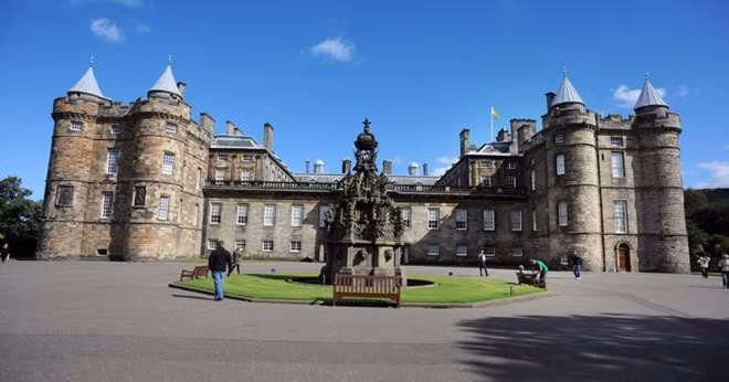 Cung điện cũng là nơi để hoàng gia Anh chọn để tổ chức các cuộc họp quan trọng.