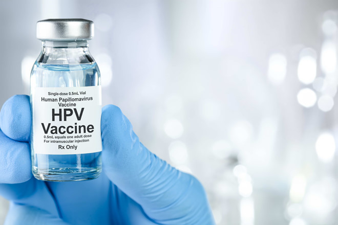 Nữ giới trong độ tuổi 9 - 26 nên chích ngừa HPV để phòng ngừa ung thư cổ tử cung. Ảnh: shutterstock
