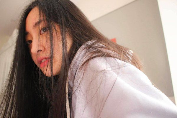  Khi không trang điểm Lương Thùy Linh mang vẻ đẹp vô cùng trong trẻo