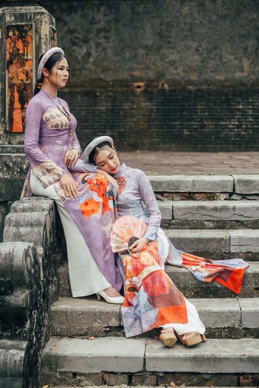 Đầu năm 2019 Ngọc Hân tìm hiểu sâu về Nhã nhạc cung đình Huế, một trong những di sản phi vật thể của Việt Nam được UNESCO công nhận và được sự tư vấn của hoạ sĩ Phạm Trinh, cô đưa những bức tranh của hoạ sĩ nổi tiếng người Huế này lên tà áo dài. Đầu năm 2019 Ngọc Hân tìm hiểu sâu về Nhã nhạc cung đình Huế, một trong những di sản phi vật thể của Việt Nam được UNESCO công nhận và được sự tư vấn của hoạ sĩ Phạm Trinh, cô đưa những bức tranh của hoạ sĩ nổi tiếng người Huế này lên tà áo dài.