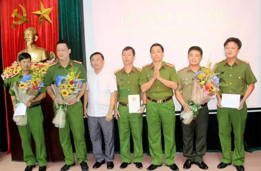 Công an tỉnh Nghệ An, TP Vinh khen thưởng ban chuyên án  Công an tỉnh Nghệ An, TP Vinh khen thưởng ban chuyên án