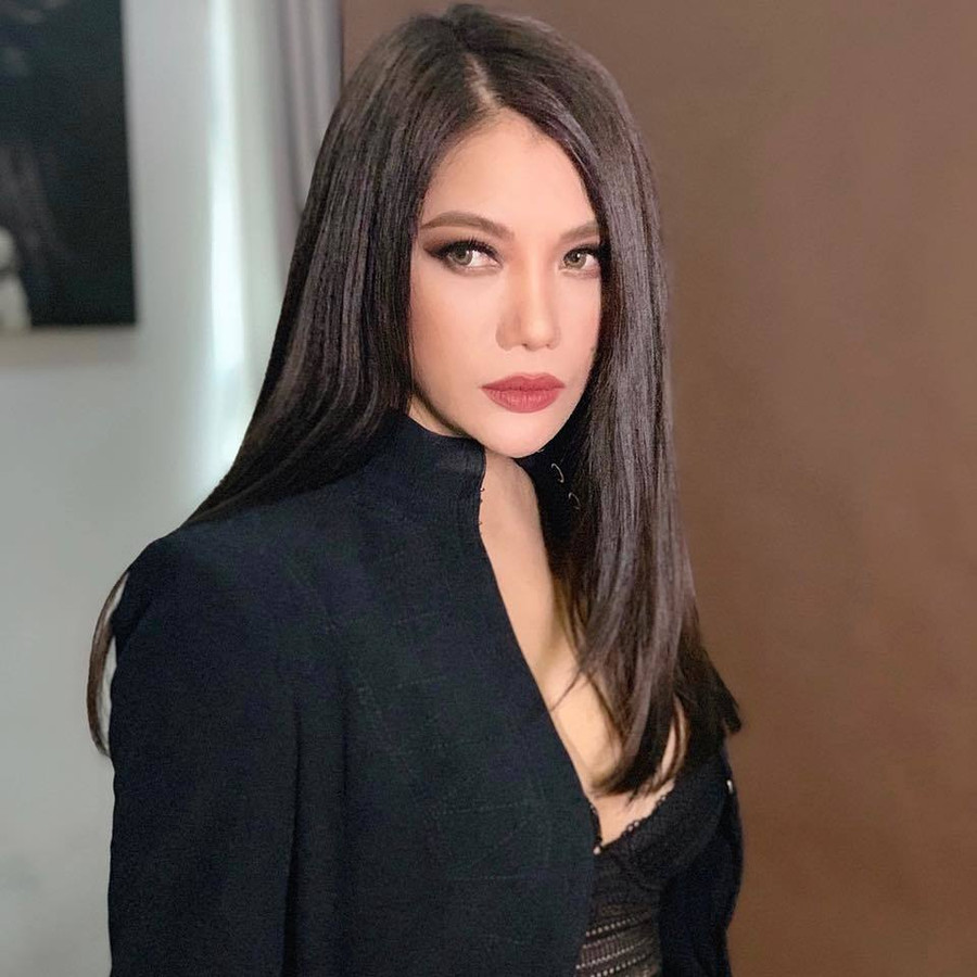  Từng đăng quang Người đẹp Noel 1992 tại Hà Nội, suốt 27 năm qua, Trương Ngọc Ánh vẫn giữ được độ hot tên tuổi của mình dù hoạt động ở thị trường TP.HCM. 