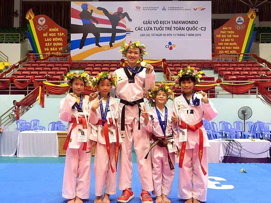  Các VĐV Gia Lai đoạt huy chương tại Giải Vô địch Taekwondo các lứa tuổi trẻ toàn quốc 2019. Ảnh: M.V