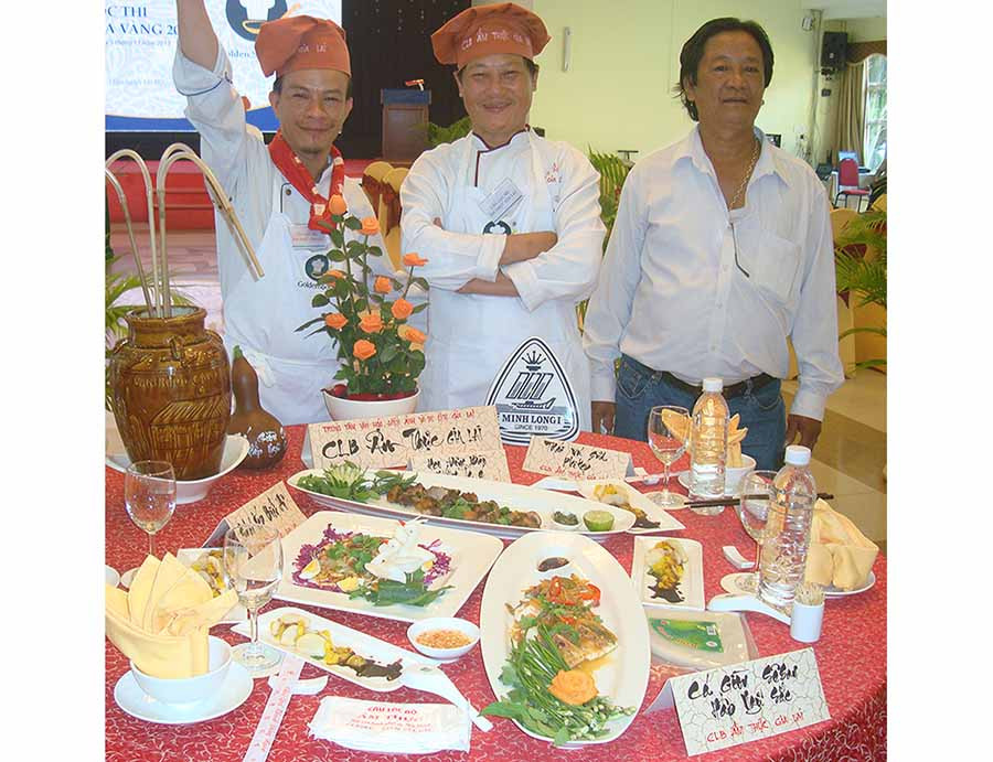 Hội thi ẩm thực là sân chơi để các đầu bếp thể hiện tài năng và niềm yêu nghề. Ảnh: V.T.T  Hội thi ẩm thực là sân chơi để các đầu bếp thể hiện tài năng và niềm yêu nghề. Ảnh: V.T.T