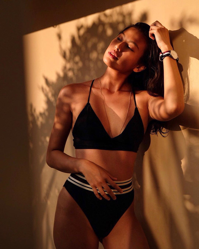 Với việc giành vương miện Hoa hậu Thế giới Philippines 2019, Michelle Dee chính thức trở thành mỹ nhân đại diện cho nhan sắc quê nhà “chinh chiến” tại cuộc thi Miss World 2019 diễn ra vào cuối năm nay. Là nước mạnh trên bản đồ nhan sắc, cô được xem là một trong những đối thủ “nặng ký” nhất của Hoa hậu Lương Thùy Linh cũng như nhiều thí sinh khác ở đấu trường nhan sắc danh giá này - ẢNH: INSTAGRAM NV Với việc giành vương miện Hoa hậu Thế giới Philippines 2019, Michelle Dee chính thức trở thành mỹ nhân đại diện cho nhan sắc quê nhà “chinh chiến” tại cuộc thi Miss World 2019 diễn ra vào cuối năm nay. Là nước mạnh trên bản đồ nhan sắc, cô được xem là một trong những đối thủ “nặng ký” nhất của Hoa hậu Lương Thùy Linh cũng như nhiều thí sinh khác ở đấu trường nhan sắc danh giá này - ẢNH: INSTAGRAM NV