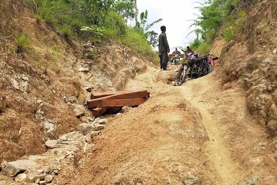  “Cung đường” vận chuyển gỗ lậu của lâm tặc. Ảnh: KHÁNH TOÀN