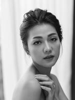 Hoa hậu khẳng định tự sống bằng bàn tay của mình không cần đại gia nào bao cấp