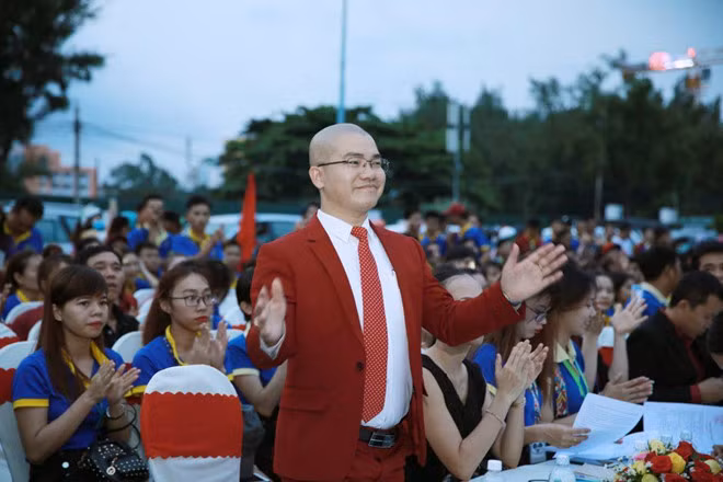  Nguyễn Thái Luyện kinh doanh theo kiểu đa cấp. Ảnh: Alibaba.