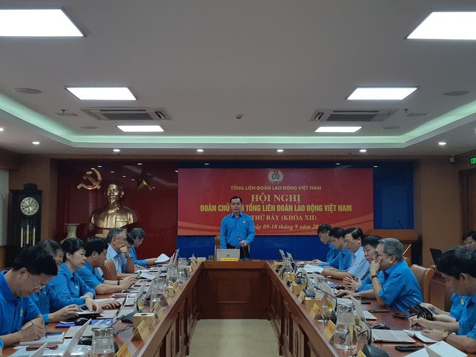 Ông Nguyễn Đình Khang, Ủy viên Trung ương Đảng, Chủ tịch Tổng Liên đoàn Lao động Việt Nam, phát biểu khai mạc - Ảnh: Văn Duẩn Ông Nguyễn Đình Khang, Ủy viên Trung ương Đảng, Chủ tịch Tổng Liên đoàn Lao động Việt Nam, phát biểu khai mạc - Ảnh: Văn Duẩn