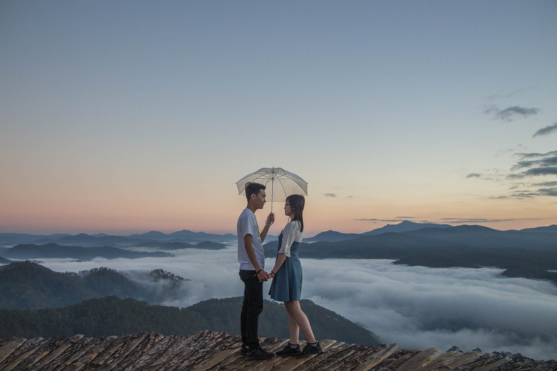  Cầu gỗ là một nơi chụp ảnh có một không hai của các đôi tình nhân. Ngại gì mà không thử?