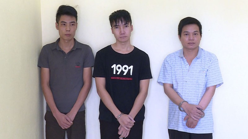 Các đối tượng trong đường dây làm giấy tờ giả