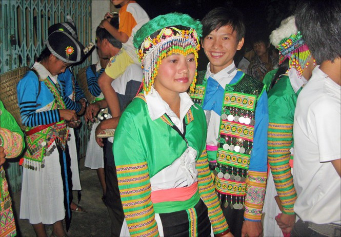  Người dân đổ xuống Mù Cang Chải từ tối 31/8 để chơi Tết