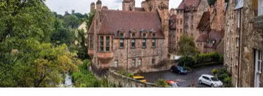  Từ Dean của làng xuất phát từ “từ Dene có nghĩa là thung lũng sâu.