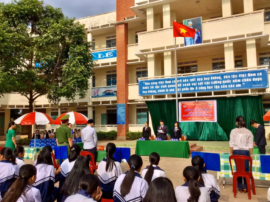  “Phiên tòa giả định” tổ chức tại Trường THCS Huỳnh Thúc Kháng (TP. Pleiku). Ảnh: internet