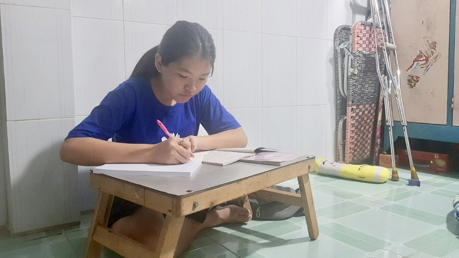 Góc học tập của Hoàng Oanh. Ảnh: Nguyên Hằng