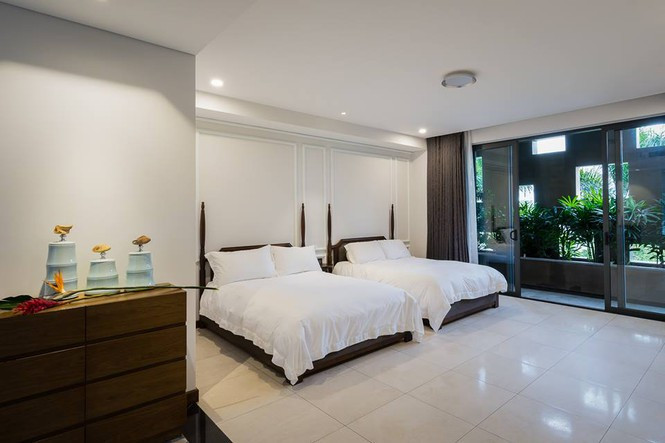 Phòng ngủ rộng rãi kê được giường đôi.