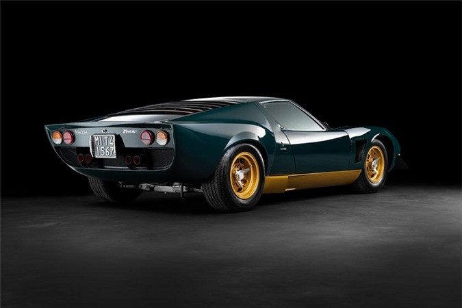 Walter Ronchi tìm đến cựu tay đua Công thức 1 Franco Galli cùng một số kỹ sư kì cựu làm việc tại Lamborghini để biến đổi chiếc Miura P400 S mới của ông thành một siêu phẩm. Walter Ronchi tìm đến cựu tay đua Công thức 1 Franco Galli cùng một số kỹ sư kì cựu làm việc tại Lamborghini để biến đổi chiếc Miura P400 S mới của ông thành một siêu phẩm.