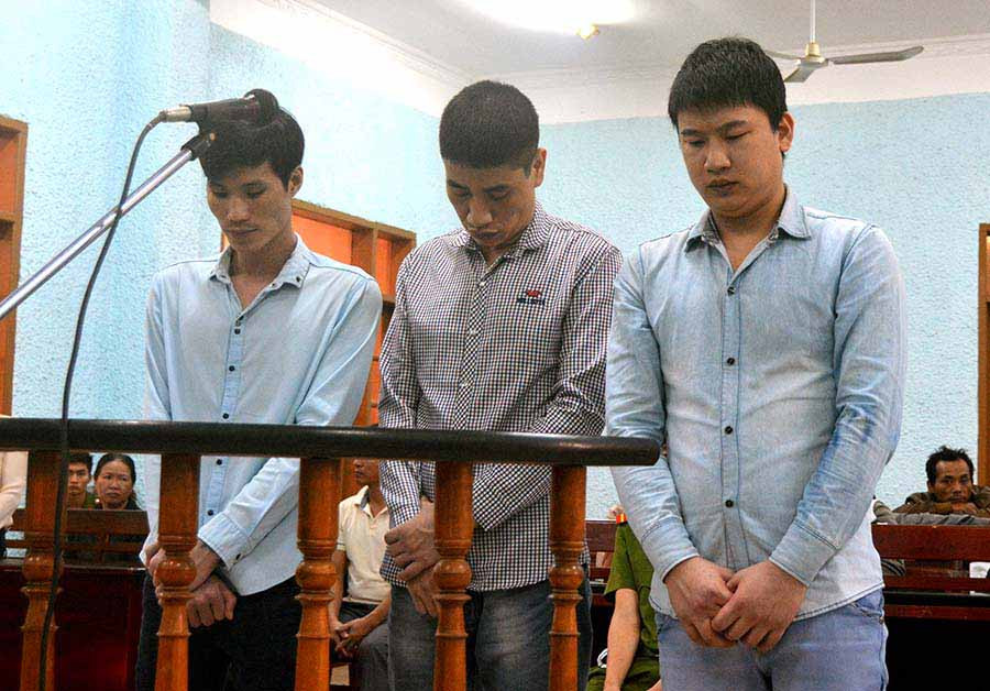  Các bị cáo đã có mâu thuẫn trong lời khai. Ảnh: V.N