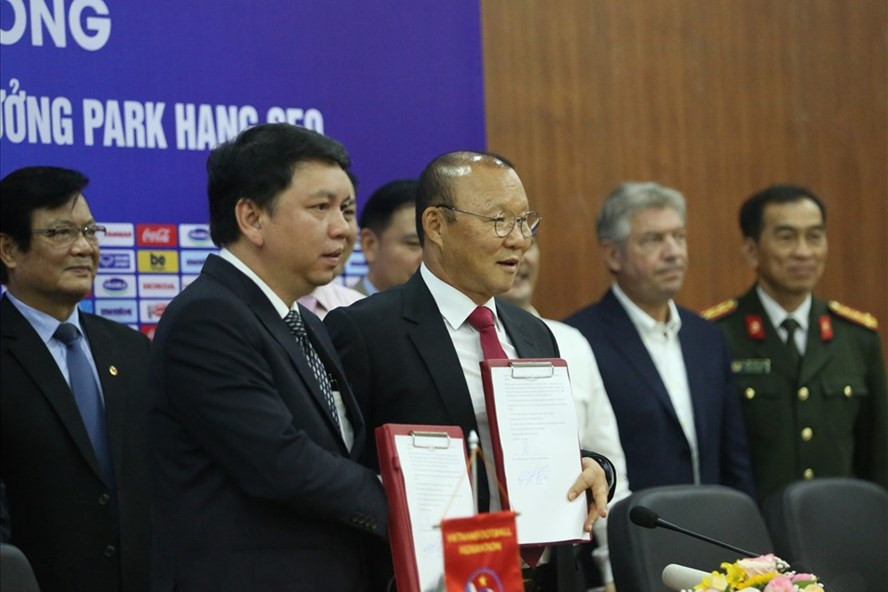 Huấn luyện viên Park Hang-seo đã gắn bó với bóng đá Việt Nam 4 năm. Ảnh: Minh Dân