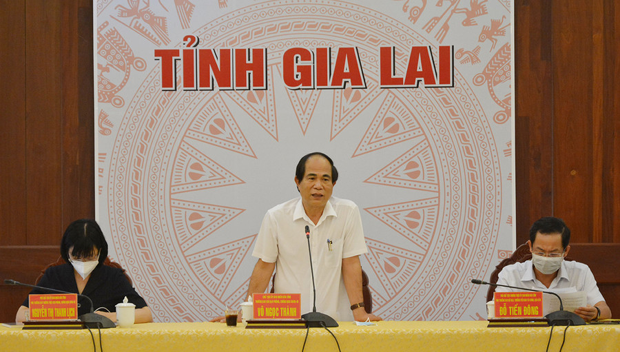 Chủ tịch UBND tỉnh Võ Ngọc Thành phát biểu tại cuộc họp. Ảnh: Anh Huy Chủ tịch UBND tỉnh phát biểu tại cuộc họp. Ảnh: Anh Huy