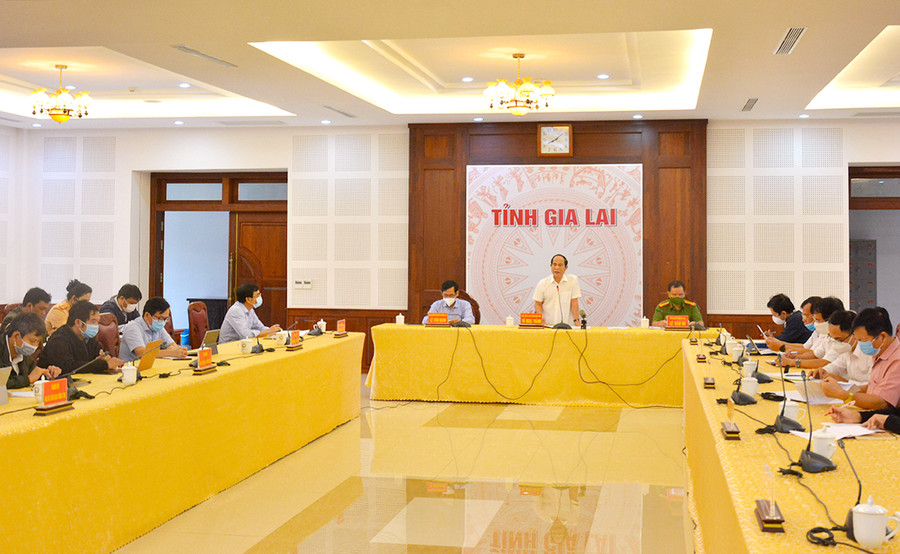 Quang cảnh hội nghị tại điểm cầu UBND tỉnh. Ảnh: Lê Hòa Đầu cầu trung tâm Hội nghị trực tuyến toàn tỉnh sơ kết công tác bảo đảm trật tự ATGT 9 tháng và nhiệm vụ, giải pháp quý IV năm 2021. Ảnh: Lê Hòa