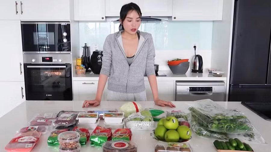 Kỳ Duyên nấu ăn theo khoa học giữ dáng
