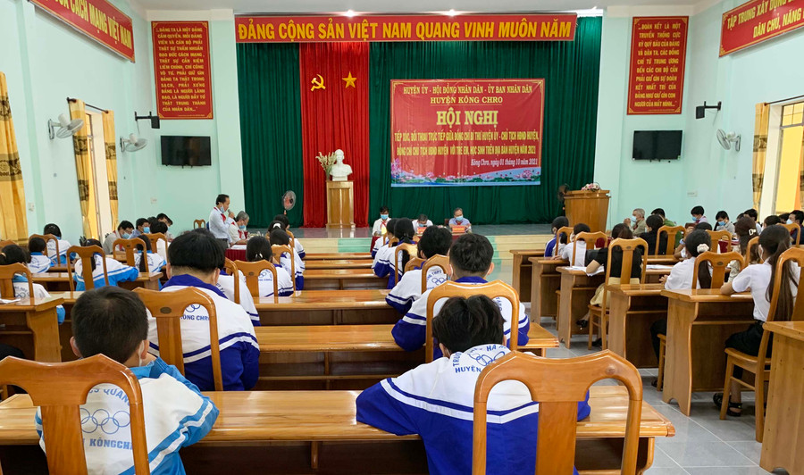 Toàn cảnh buổi đối thoại. Ảnh: Thúy Ngọ