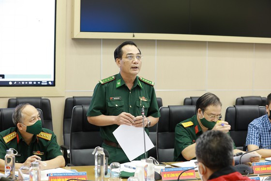 Đại tá Nguyễn Đình Hưng, Trưởng phòng Cứu hộ - cứu nạn, Bộ Tư lệnh Bộ đội Biên phòng tại cuộc họp chiều 6-10. Đại tá Nguyễn Đình Hưng, Trưởng phòng Cứu hộ - cứu nạn, Bộ Tư lệnh Bộ đội Biên phòng tại cuộc họp chiều 6-10