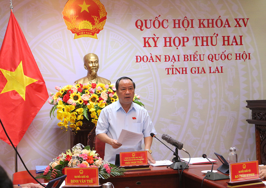 Trưởng đoàn đại biểu Quốc hội tỉnh Gia Lai Châu Ngọc Tuấn tham gia góp ý vào Dự án Luật sửa đổi, bổ sung một số điều của Luật Thống kê. Ảnh: Quang Tấn Trưởng đoàn đại biểu Quốc hội tỉnh Gia Lai Châu Ngọc Tuấn tham gia góp ý vào Dự án Luật sửa đổi, bổ sung một số điều của Luật Thống kê. Ảnh: Quang Tấn