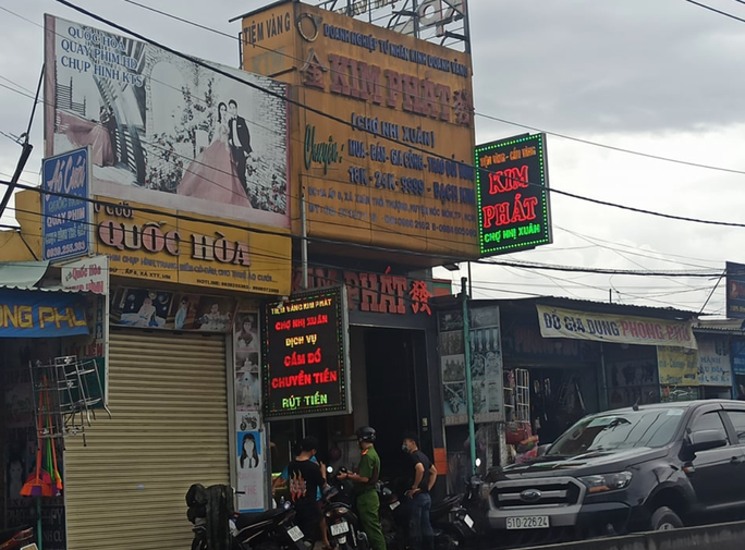 Tiệm vàng, nơi xảy ra vụ cướp giật. Tiệm vàng, nơi xảy ra vụ cướp giật.