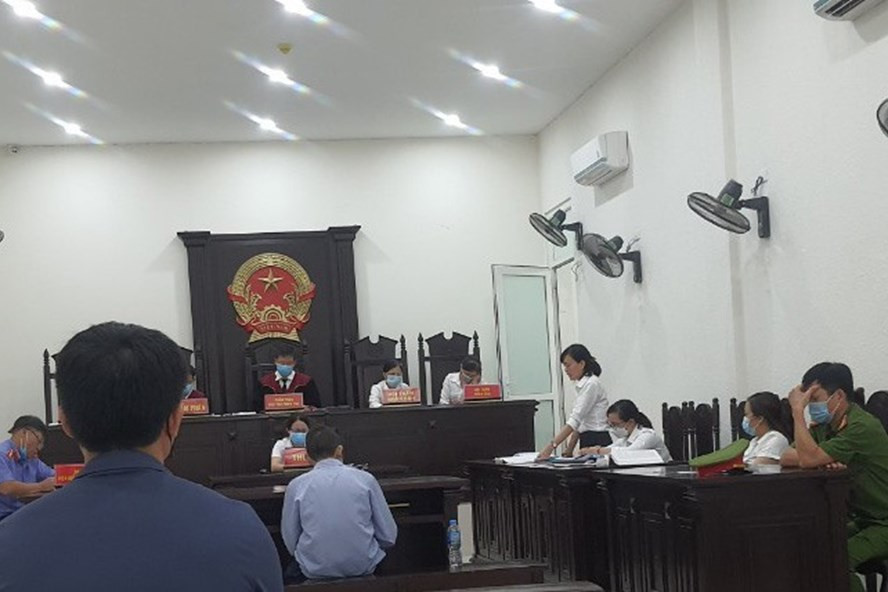 Luật sư bào chữa cho Nguyễn Quốc Khánh - bị cáo đâm chết bạn học cùng trường. Ảnh: V.Dũng