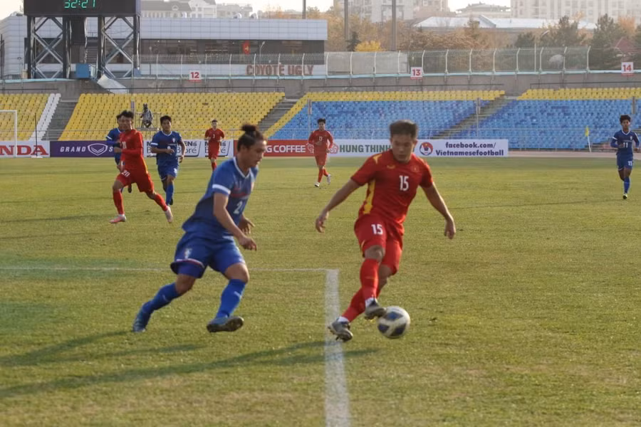 Văn Xuân (phải) chơi hay nhất U.23 Việt Nam. Ảnh: AFC